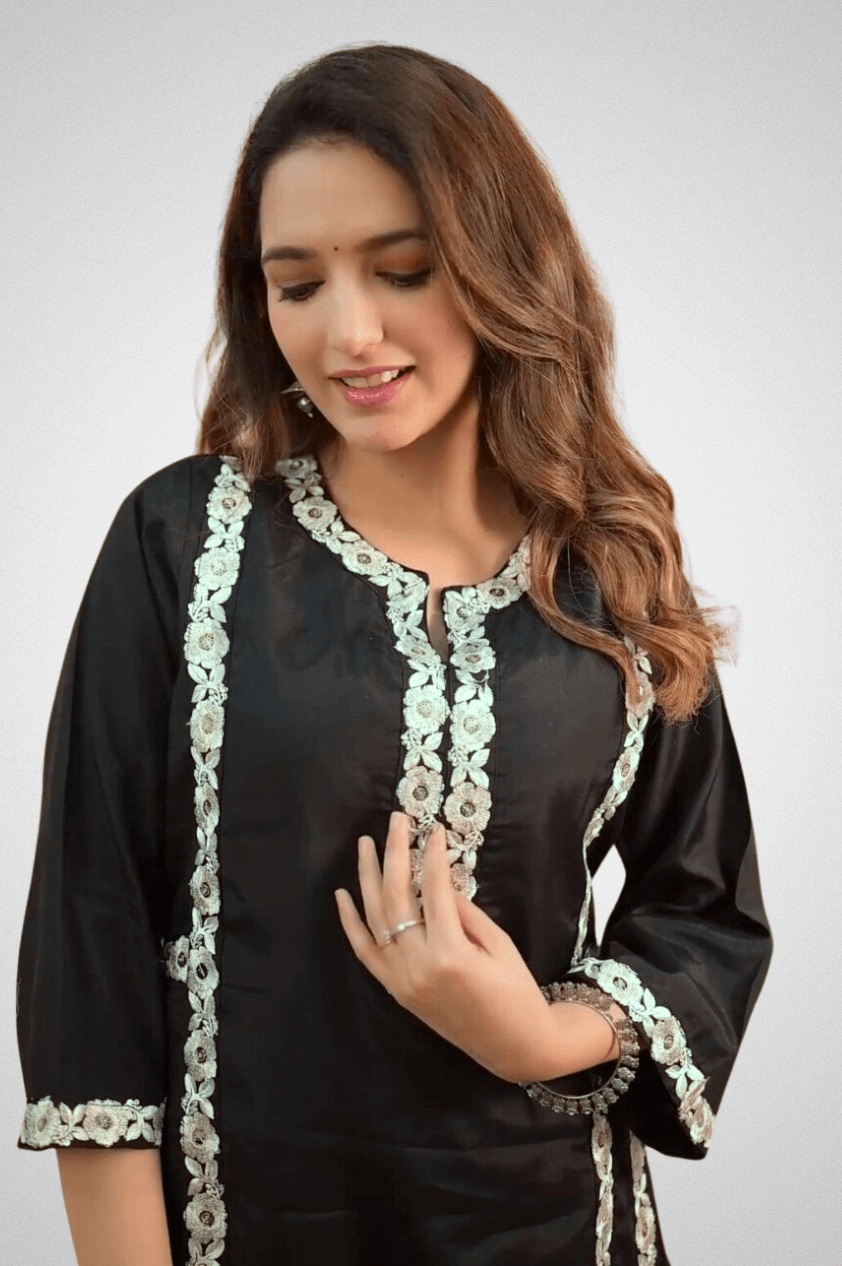 Shop Elegant Embroidered Kurta Pant Set with Embroidered Lace | Mriganka